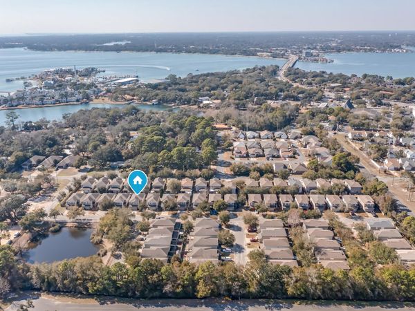 809 Sugar Plum Lane, Shalimar, FL 32579