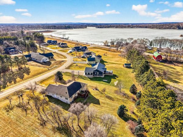 N7351 Ptarmigan DRIVE, Pardeeville, WI 53954