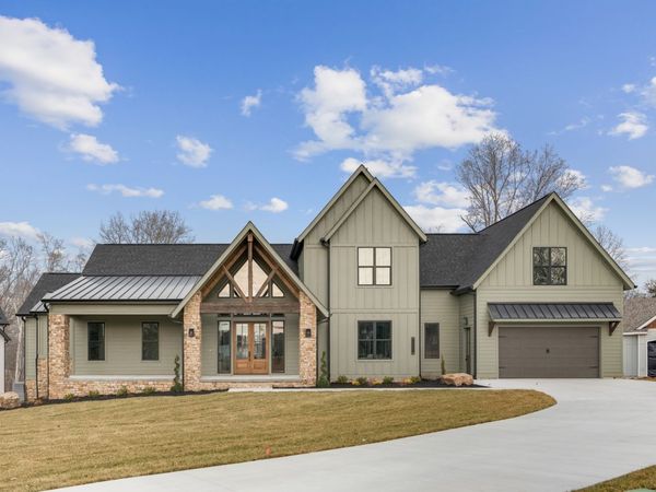 696 Fanning Bend Dr, Winchester, TN 37398