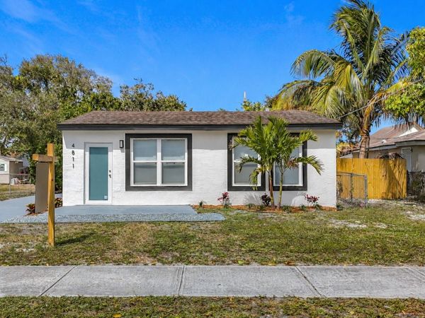 4811 SW 20th St, West Park, FL 33023