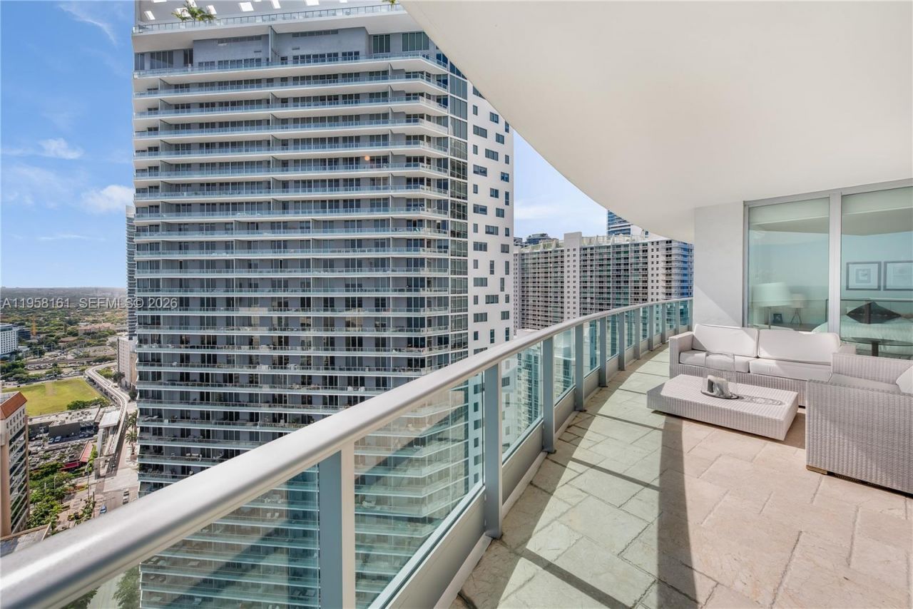 1331 Brickell Bay Dr , Unit 3311, Miami, FL 33131 Photo