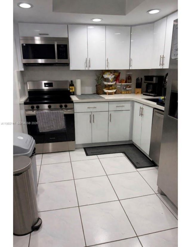 701 Three Islands Blvd, Unit 201, Hallandale Beach, FL 33009 Photo