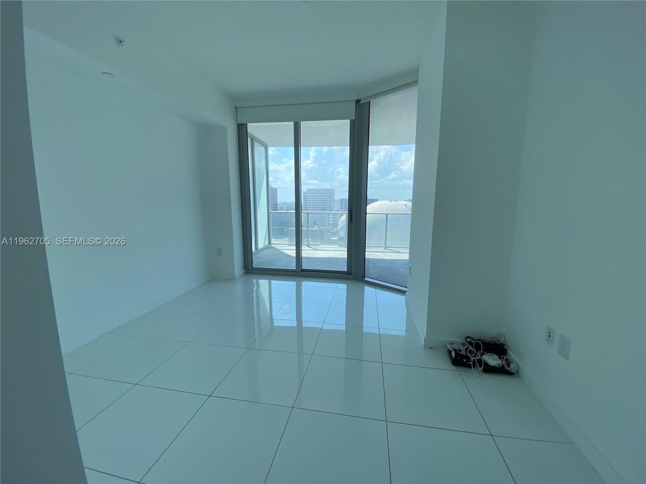 851 NE 1st Ave, Unit 1508, Miami, FL 33132 Photo