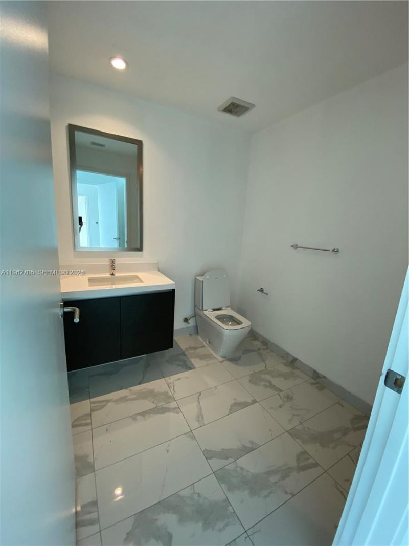 851 NE 1st Ave, Unit 1508, Miami, FL 33132 Photo