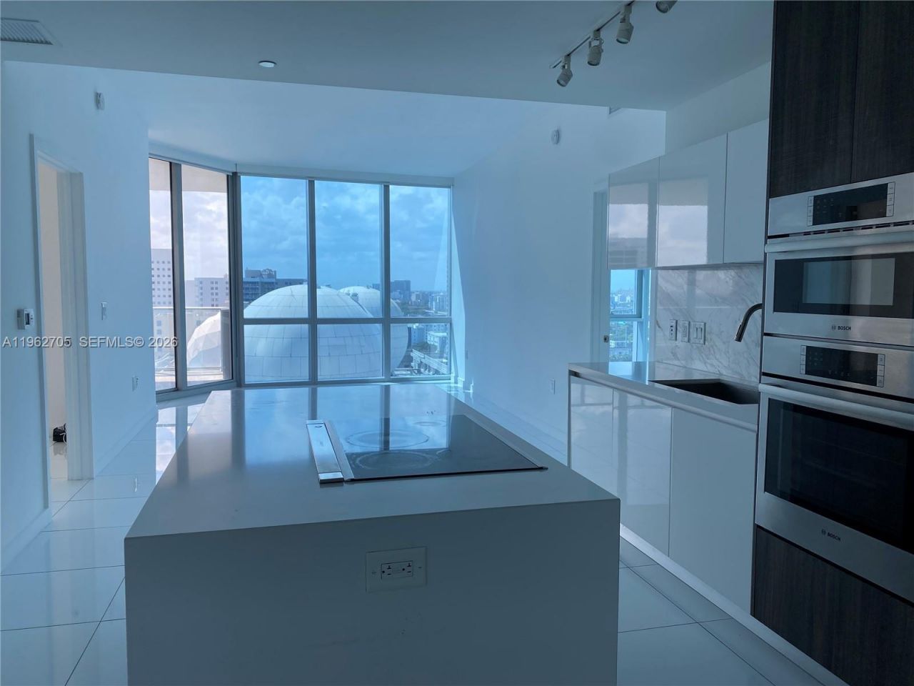 851 NE 1st Ave, Unit 1508, Miami, FL 33132 Photo