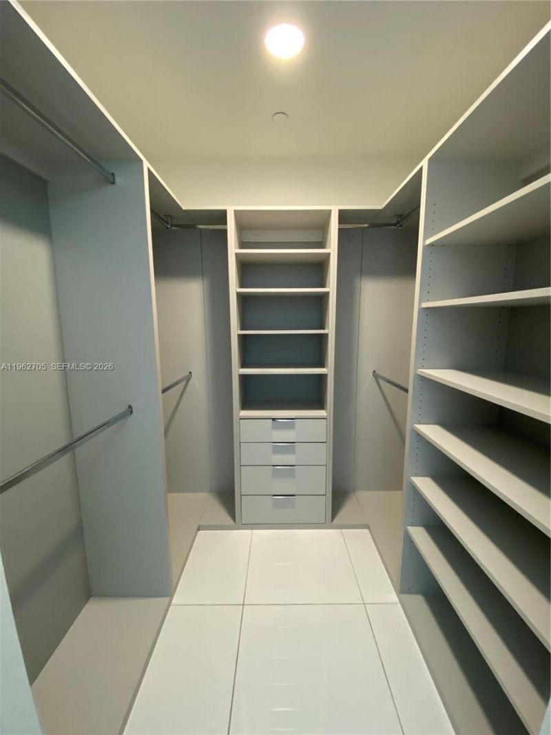 851 NE 1st Ave, Unit 1508, Miami, FL 33132 Photo