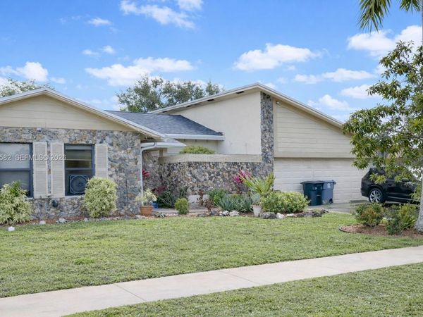 20888 Sugarloaf Ln, Boca Raton, FL 33428