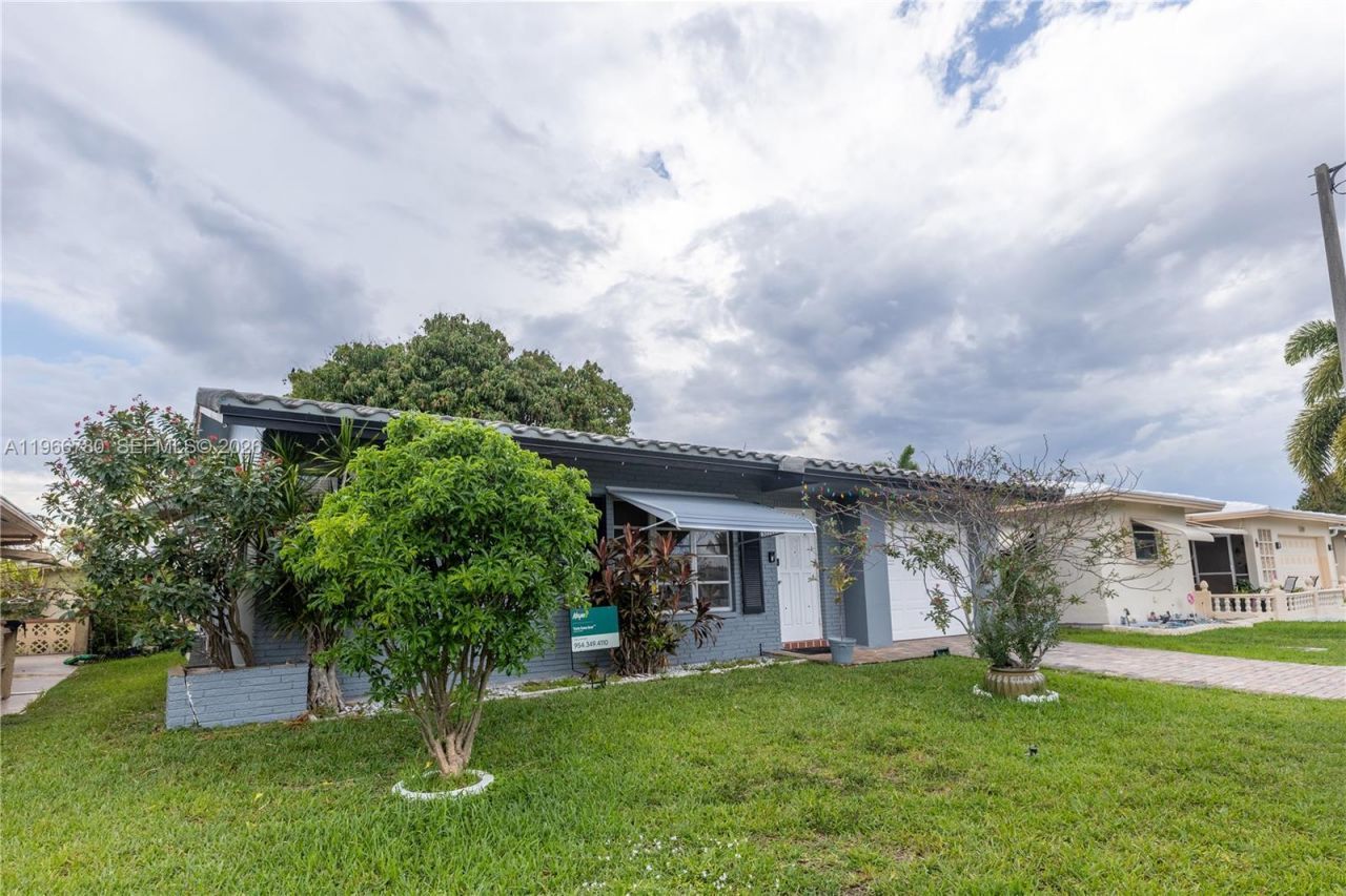 5715 NW 85th Ave, Tamarac, FL 33321 Photo