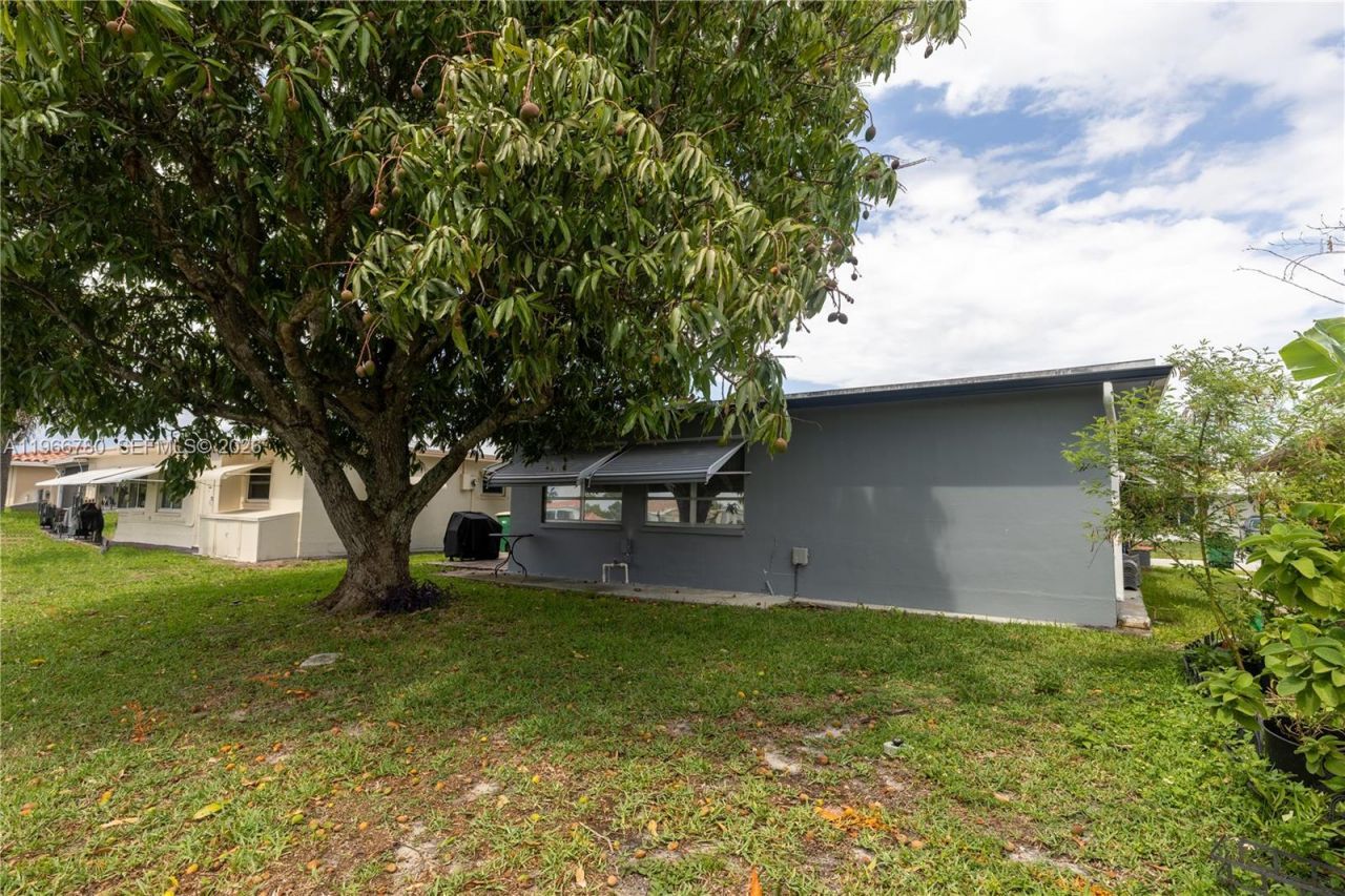 5715 NW 85th Ave, Tamarac, FL 33321 Photo