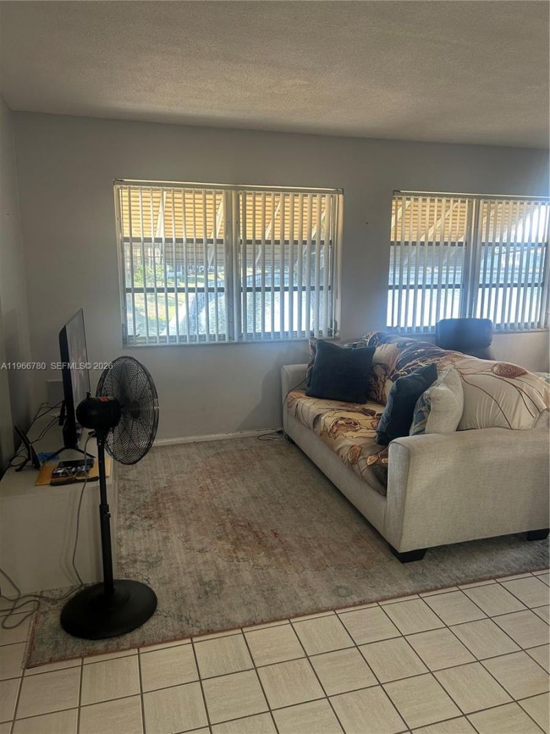 5715 NW 85th Ave, Tamarac, FL 33321 Photo