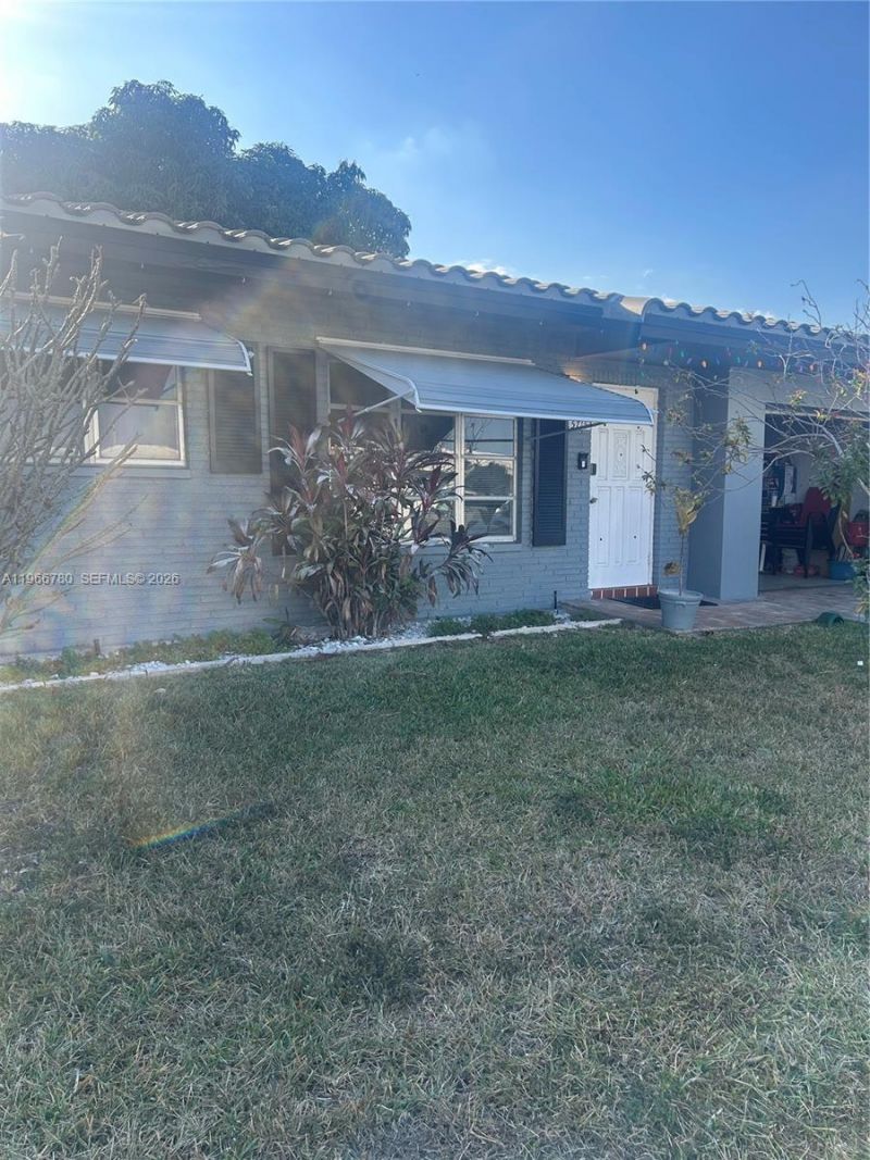 5715 NW 85th Ave , Tamarac, FL 33321 Photo