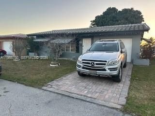 5715 NW 85th Ave, Tamarac, FL 33321 Photo