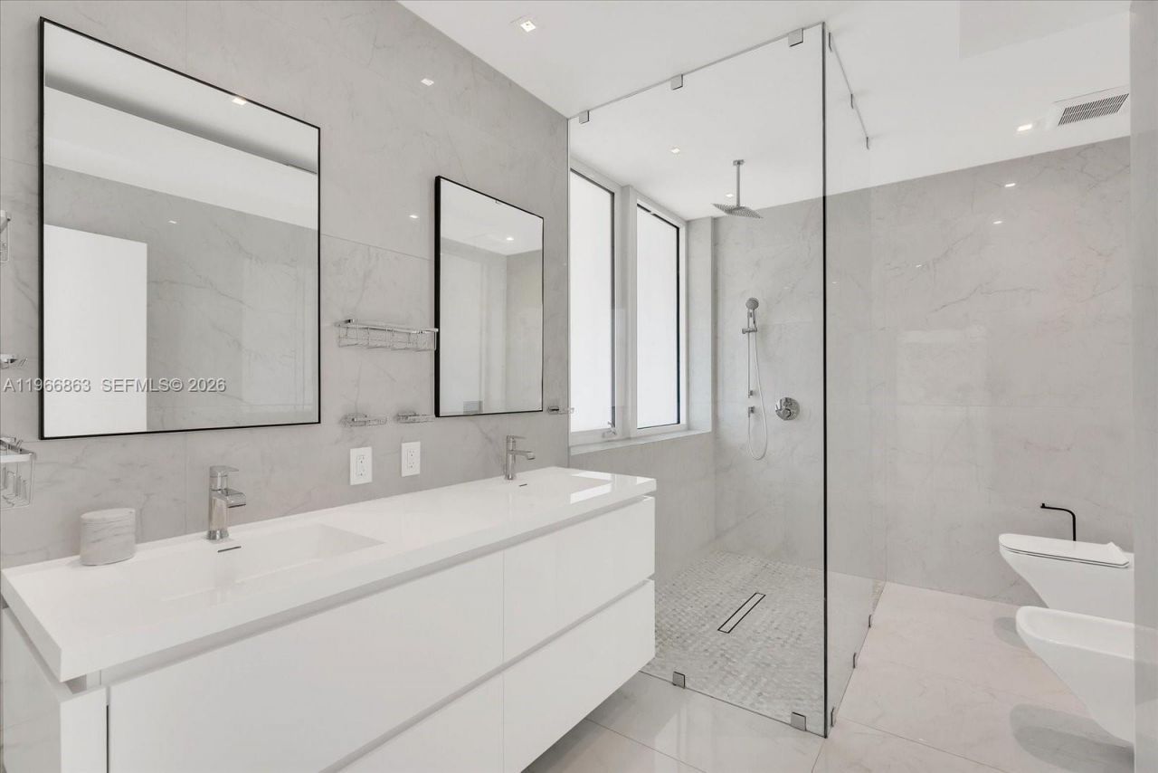 7830 Atlantic Way , Miami Beach, FL 33141 Photo