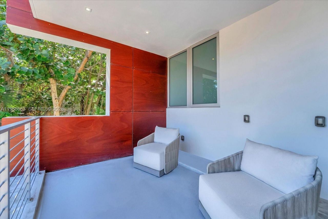 7830 Atlantic Way , Miami Beach, FL 33141 Photo