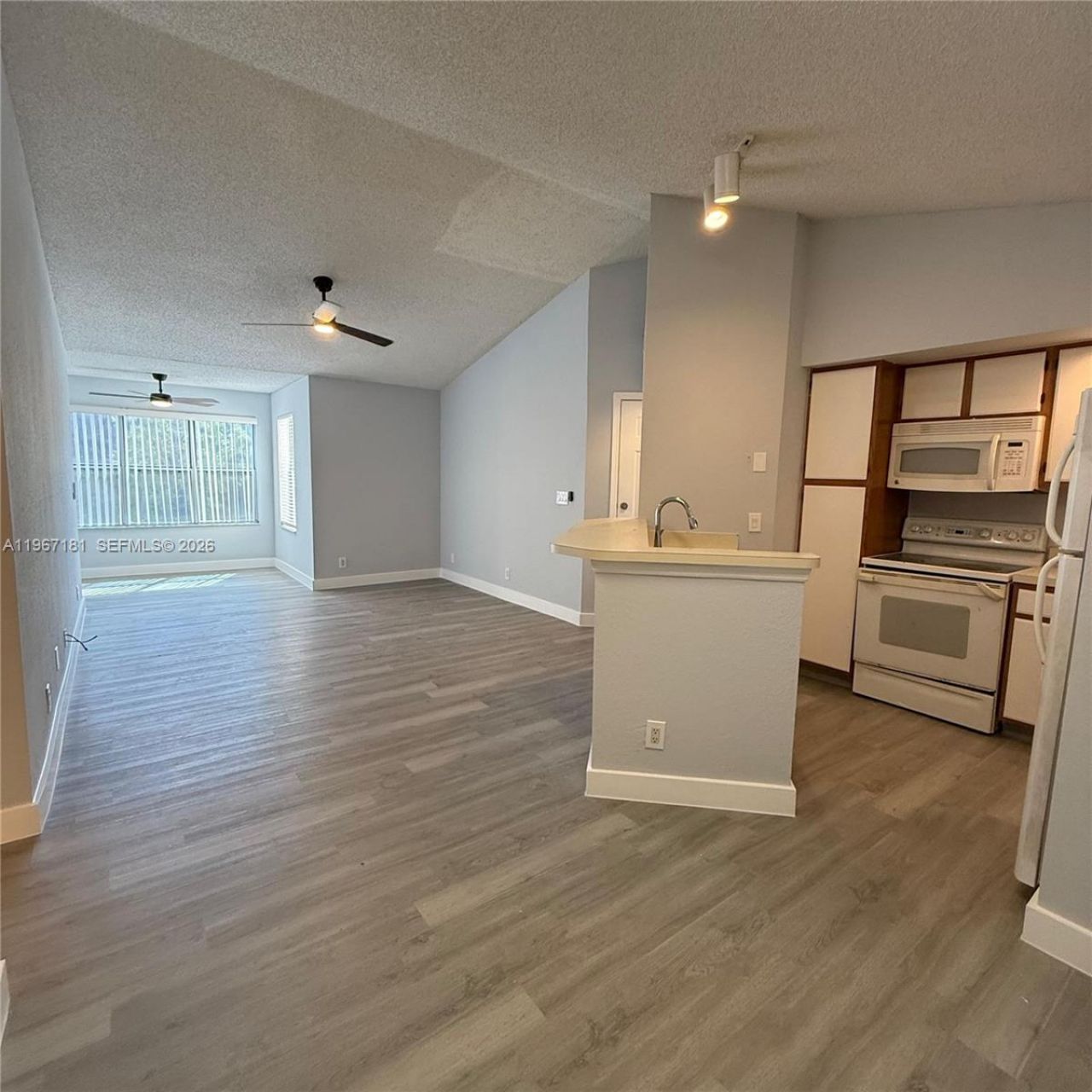 3330 Pinewalk Dr N, Unit 1634, Margate, FL 33063 Photo