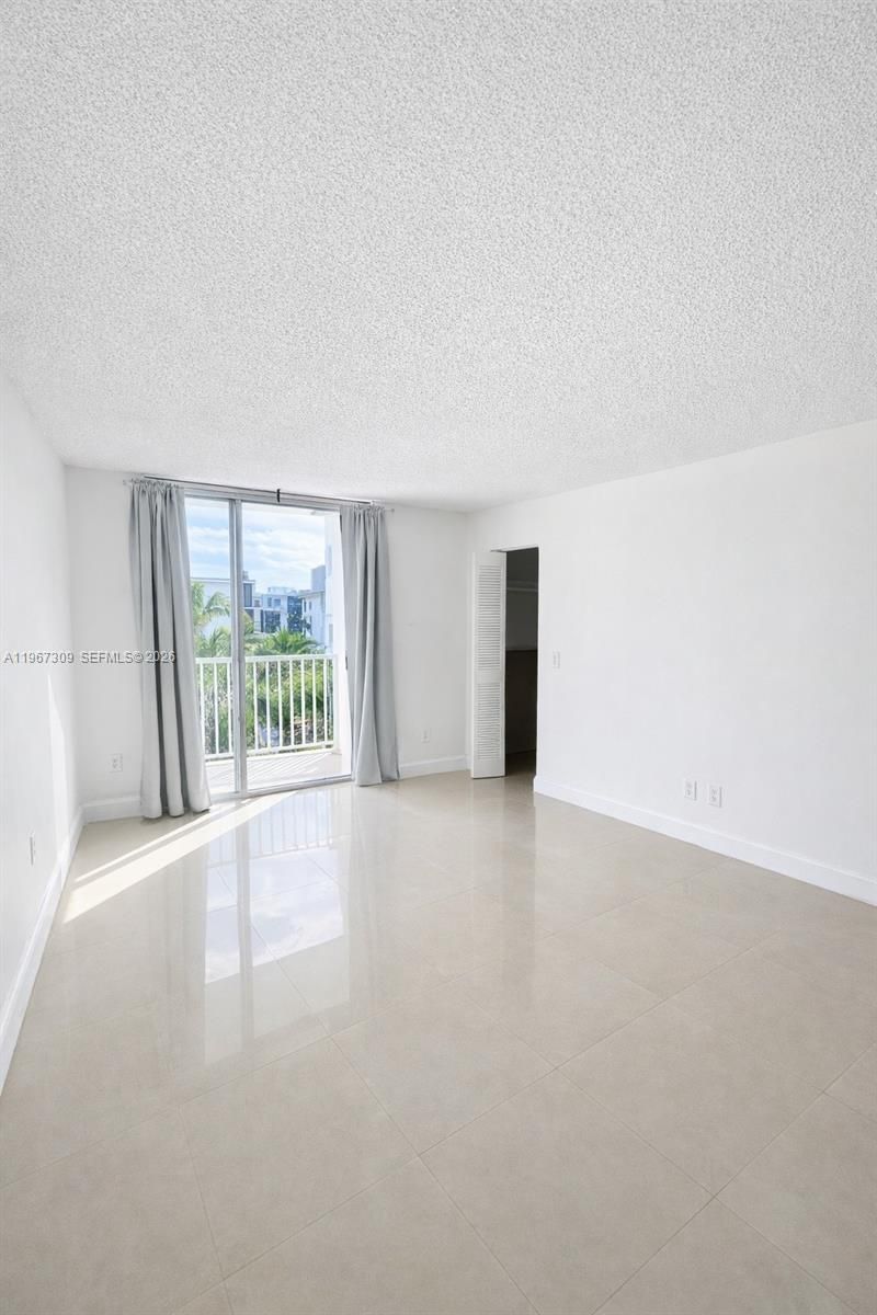 1801 S Treasure Dr, Unit 407, North Bay Village, FL 33141 Photo