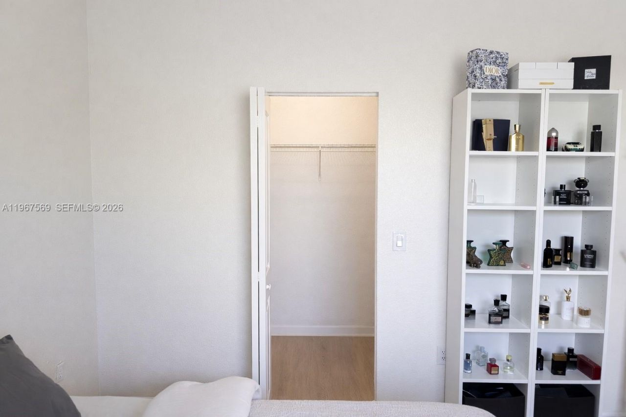 323 NE 208th Ter , Miami, FL 33179 Photo