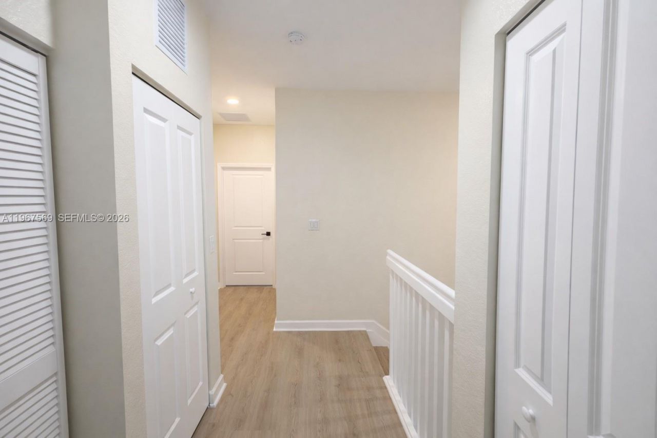 323 NE 208th Ter , Miami, FL 33179 Photo