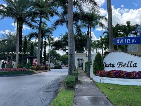 11042 NW 48th Ln , Doral, FL 33178