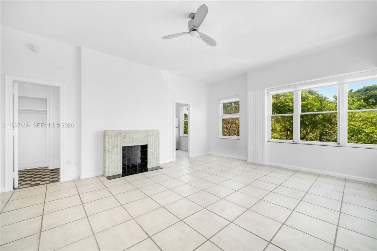 2421 Lake Pancoast Dr, Unit 2C, Miami Beach, FL 33140 Photo