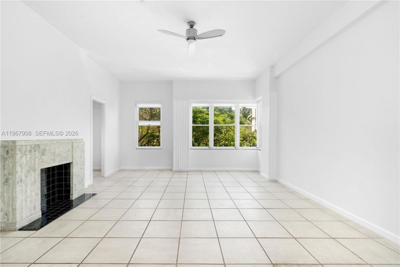 2421 Lake Pancoast Dr, Unit 2C, Miami Beach, FL 33140 Photo