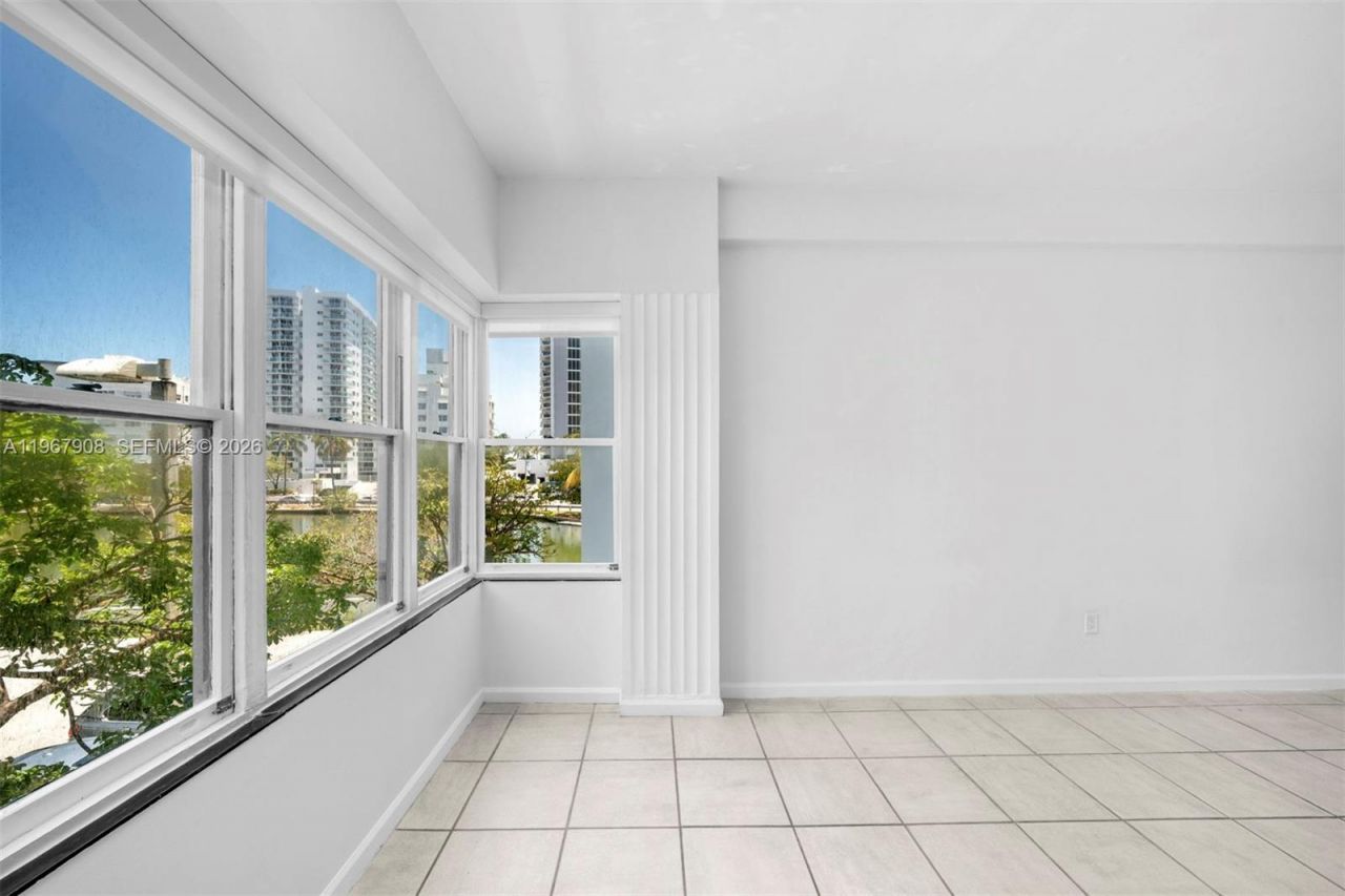 2421 Lake Pancoast Dr, Unit 2C, Miami Beach, FL 33140 Photo