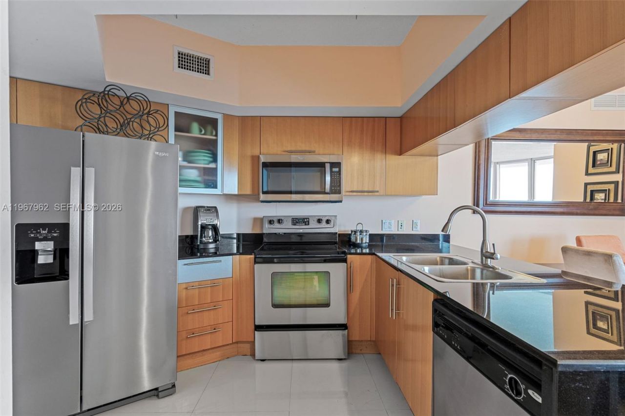 1750 N Bayshore Dr, Unit 3901, Miami, FL 33132 Photo