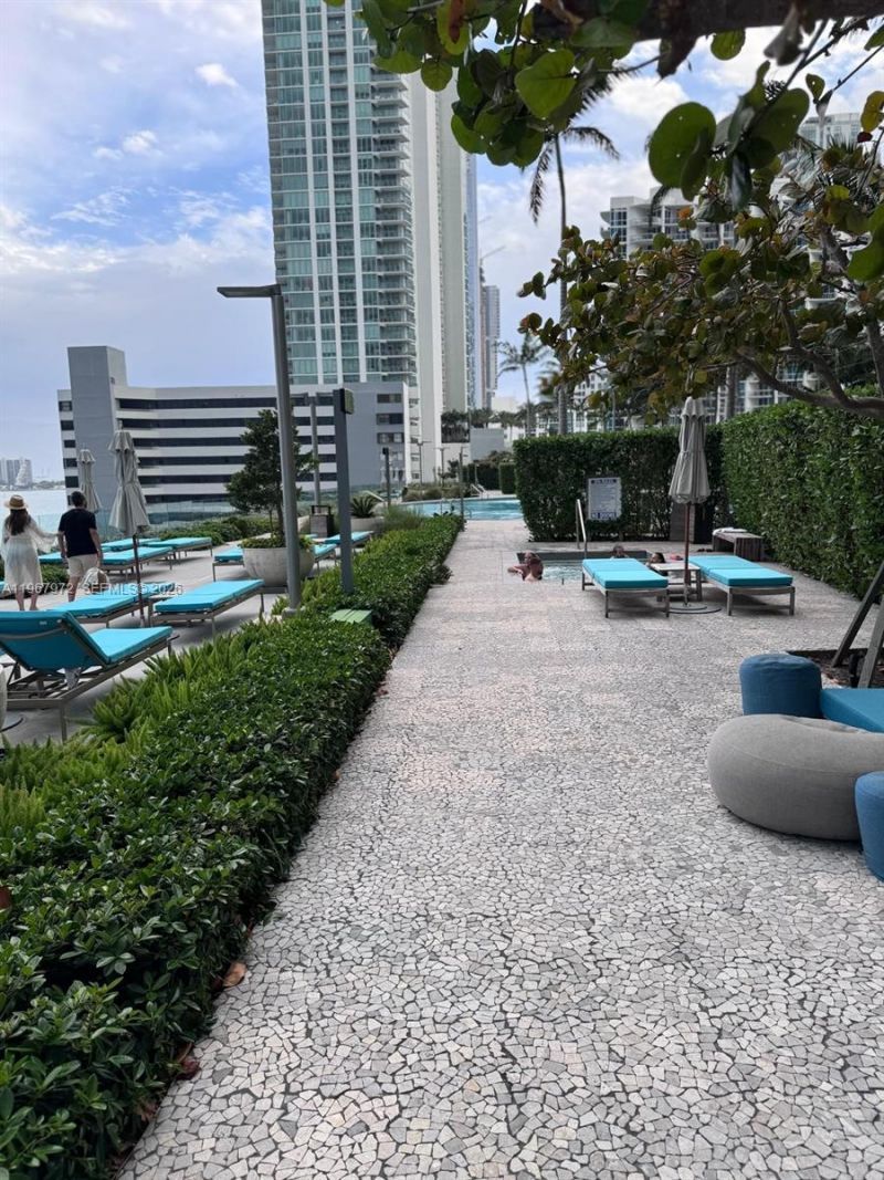 650 NE 32nd St, Unit 2507, Miami, FL 33137 Photo