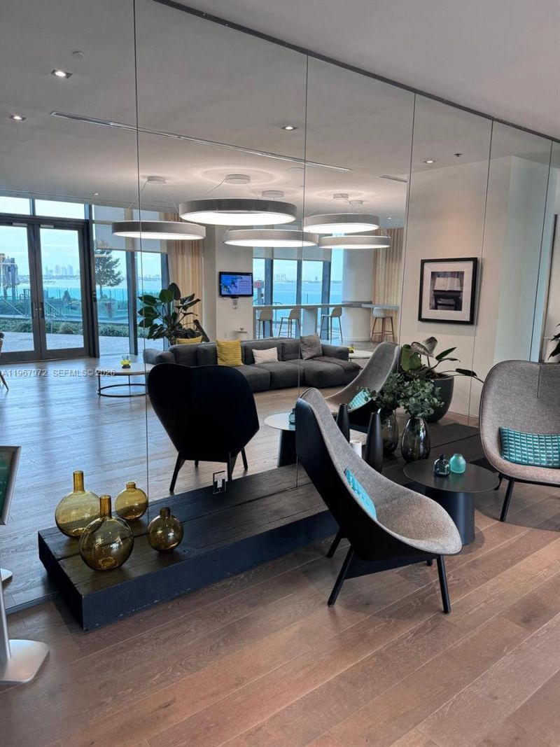 650 NE 32nd St, Unit 2507, Miami, FL 33137 Photo