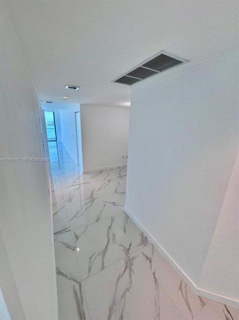 650 NE 32nd St, Unit 2507, Miami, FL 33137 Photo