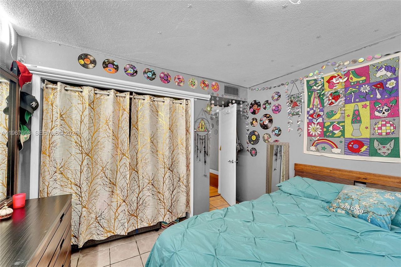 1890 W 56th St, Unit 1411, Hialeah, FL 33012 Photo