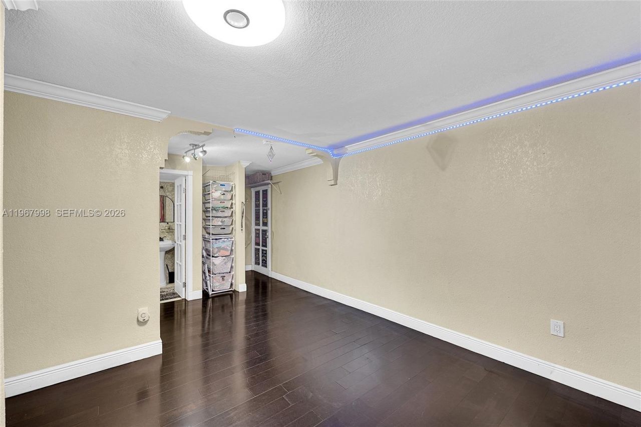 1890 W 56th St, Unit 1411, Hialeah, FL 33012 Photo