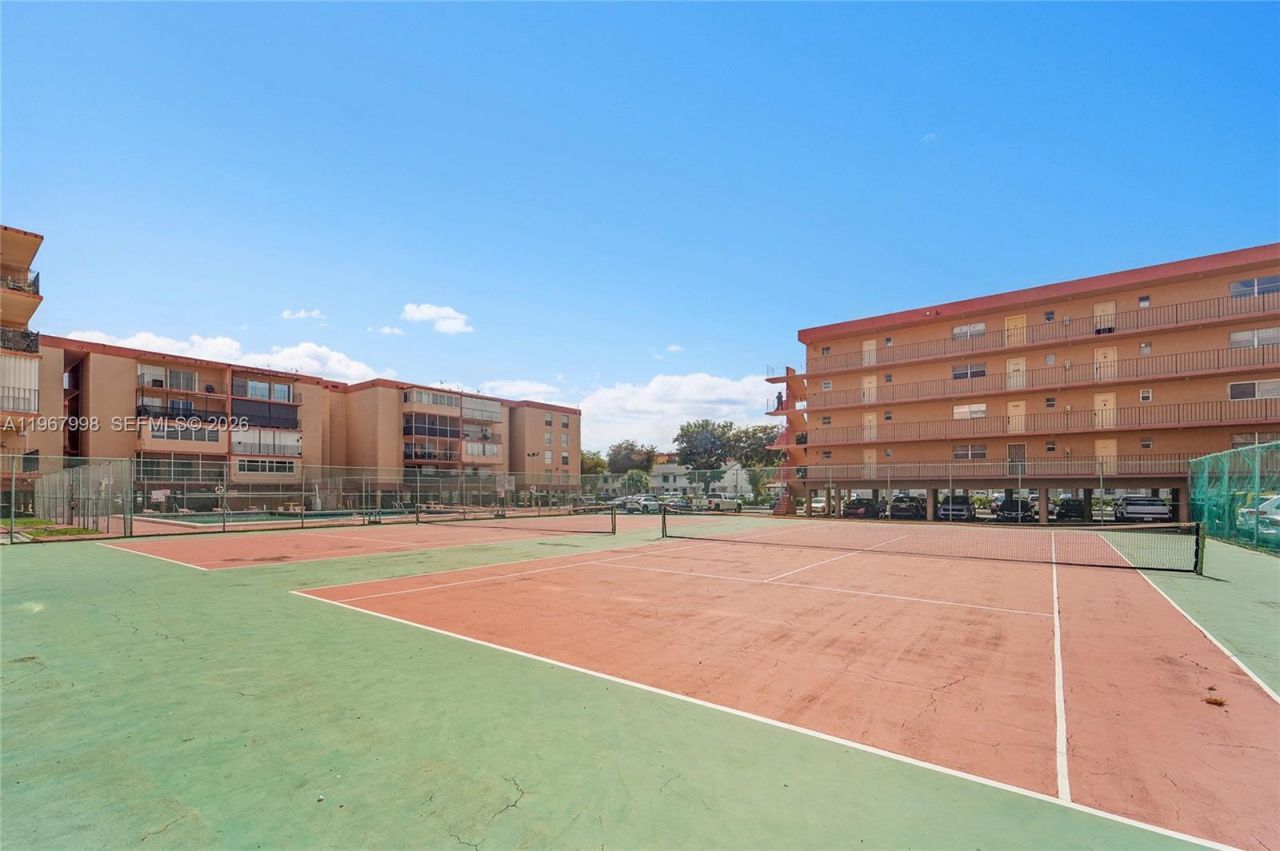 1890 W 56th St, Unit 1411, Hialeah, FL 33012 Photo