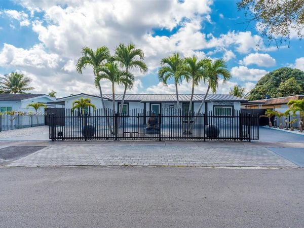 4920 NW 196th Ter , Miami Gardens, FL 33055