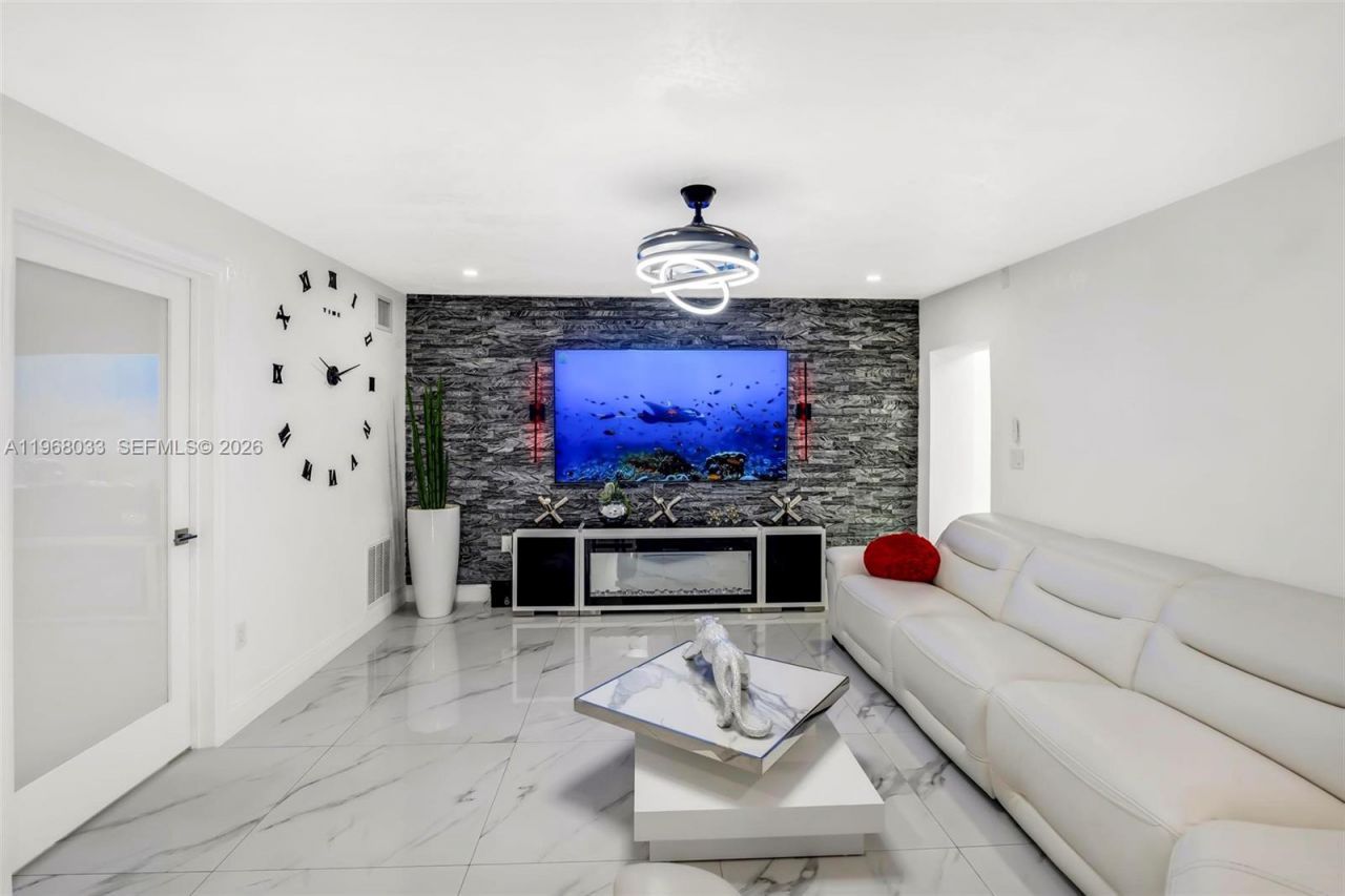 4920 NW 196th Ter , Miami Gardens, FL 33055 Photo