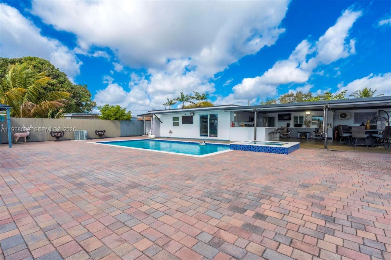 4920 NW 196th Ter , Miami Gardens, FL 33055 Photo