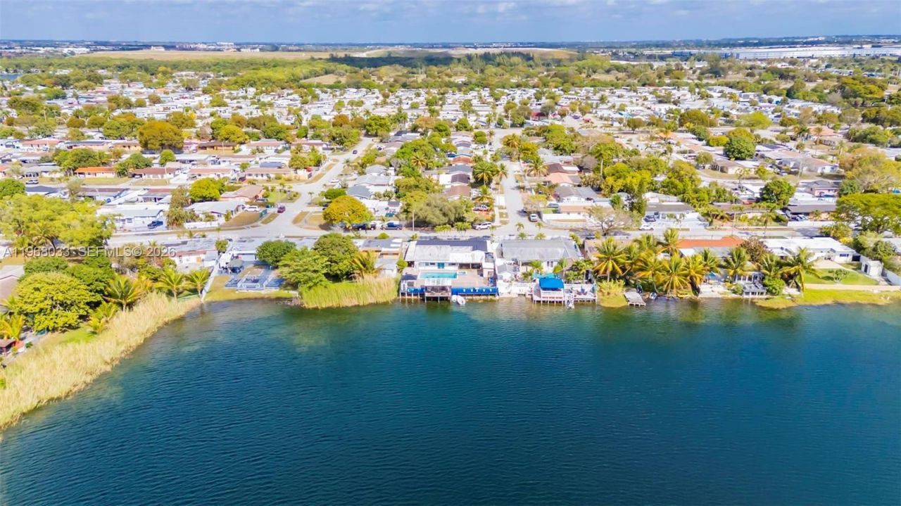 4920 NW 196th Ter , Miami Gardens, FL 33055 Photo