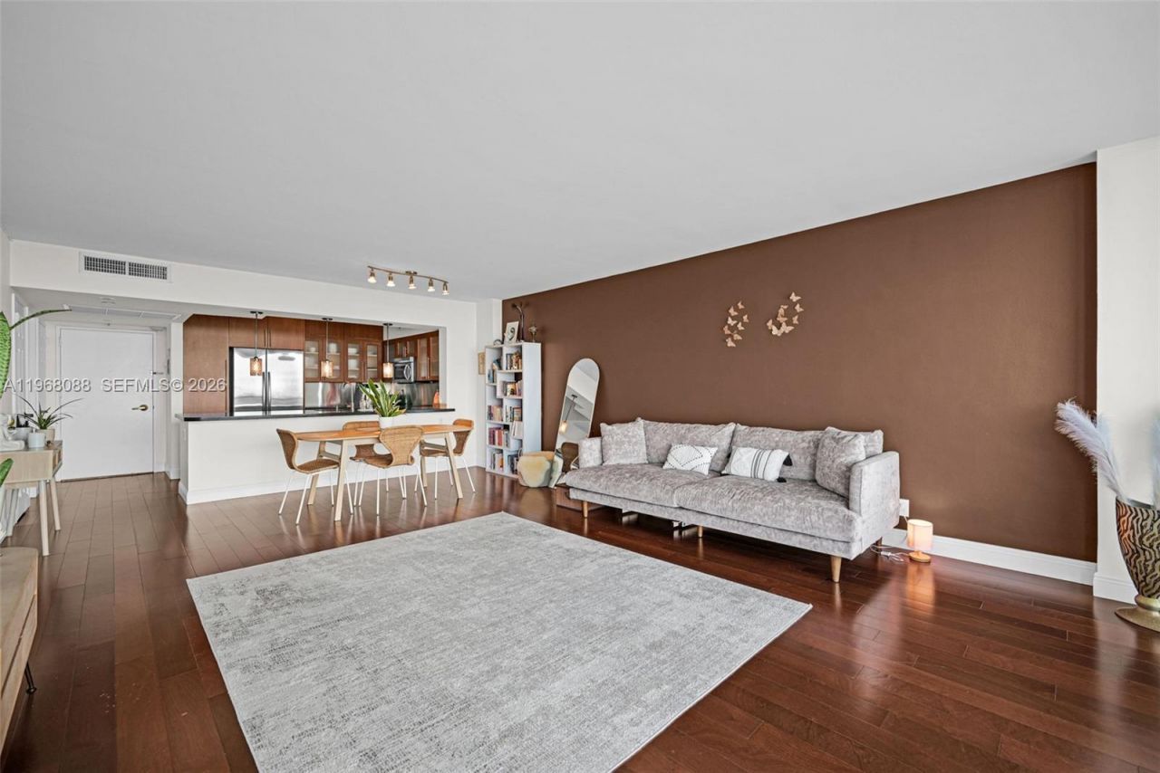 5700 Collins Ave , Unit 12K, Miami Beach, FL 33140 Photo