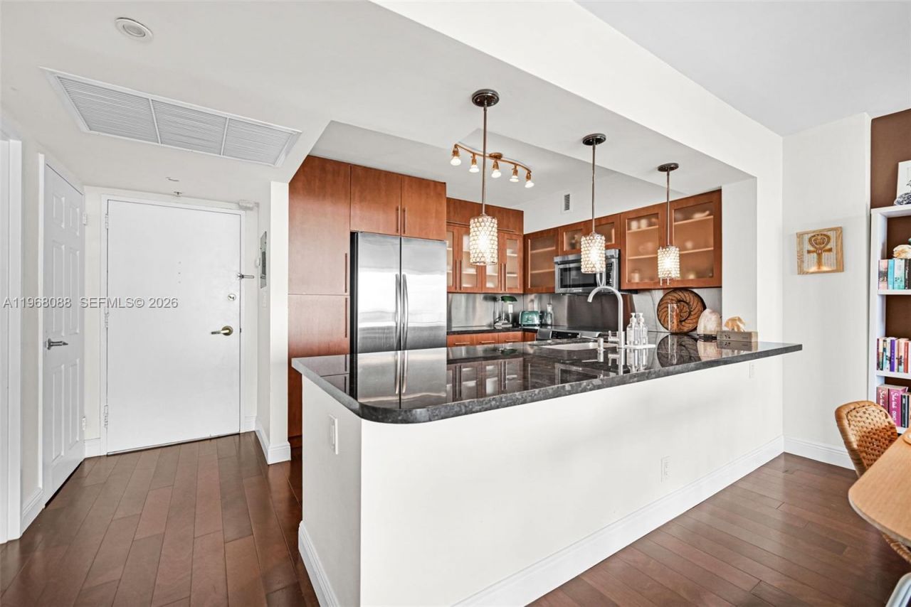 5700 Collins Ave , Unit 12K, Miami Beach, FL 33140 Photo