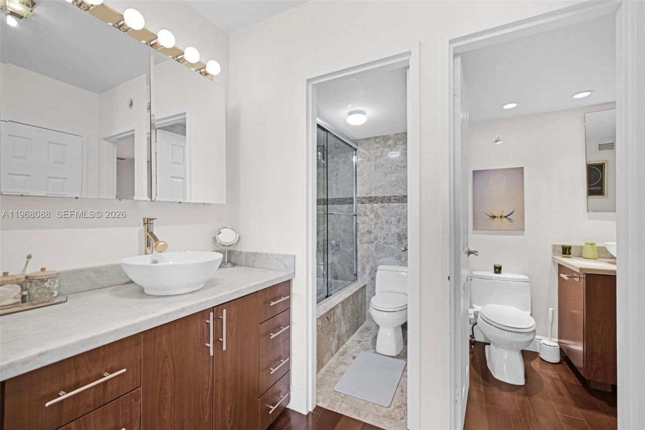 5700 Collins Ave , Unit 12K, Miami Beach, FL 33140 Photo