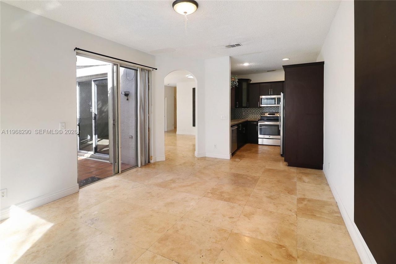 13212 NW 8th St, Pembroke Pines, FL 33028 Photo