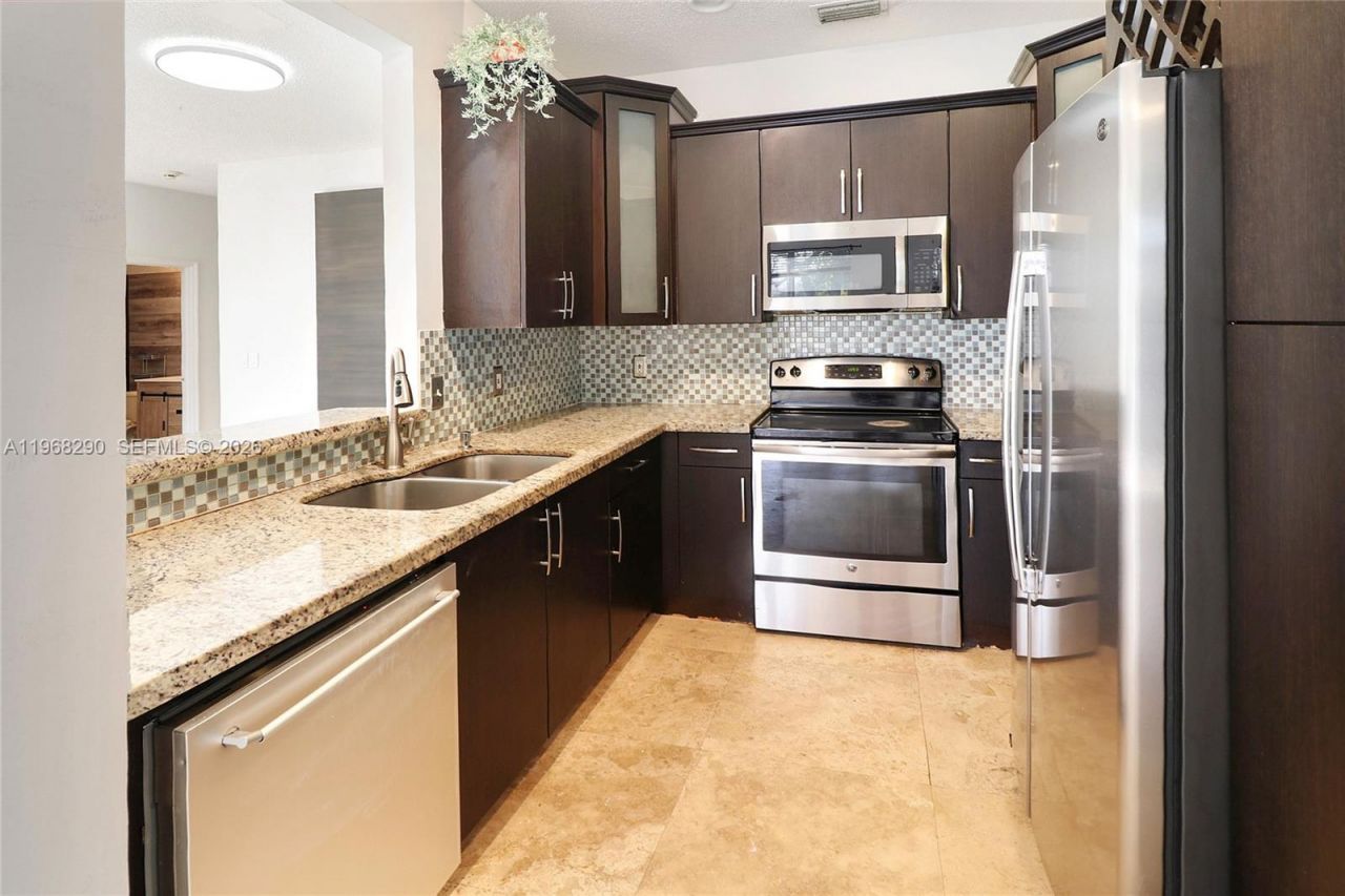 13212 NW 8th St, Pembroke Pines, FL 33028 Photo