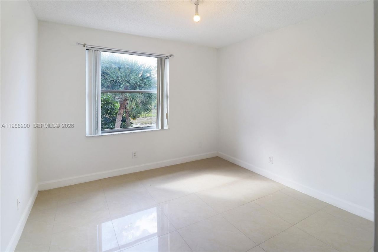 13212 NW 8th St, Pembroke Pines, FL 33028 Photo