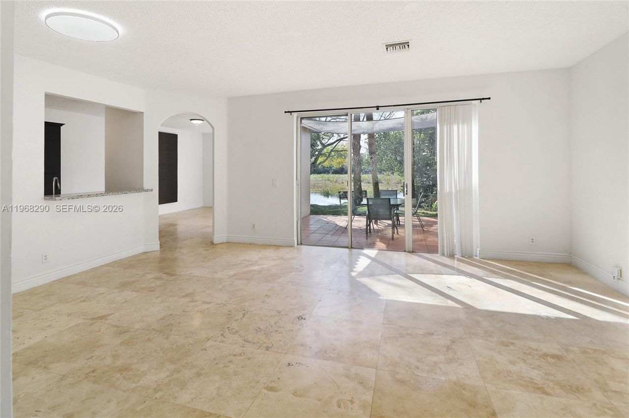 13212 NW 8th St, Pembroke Pines, FL 33028 Photo