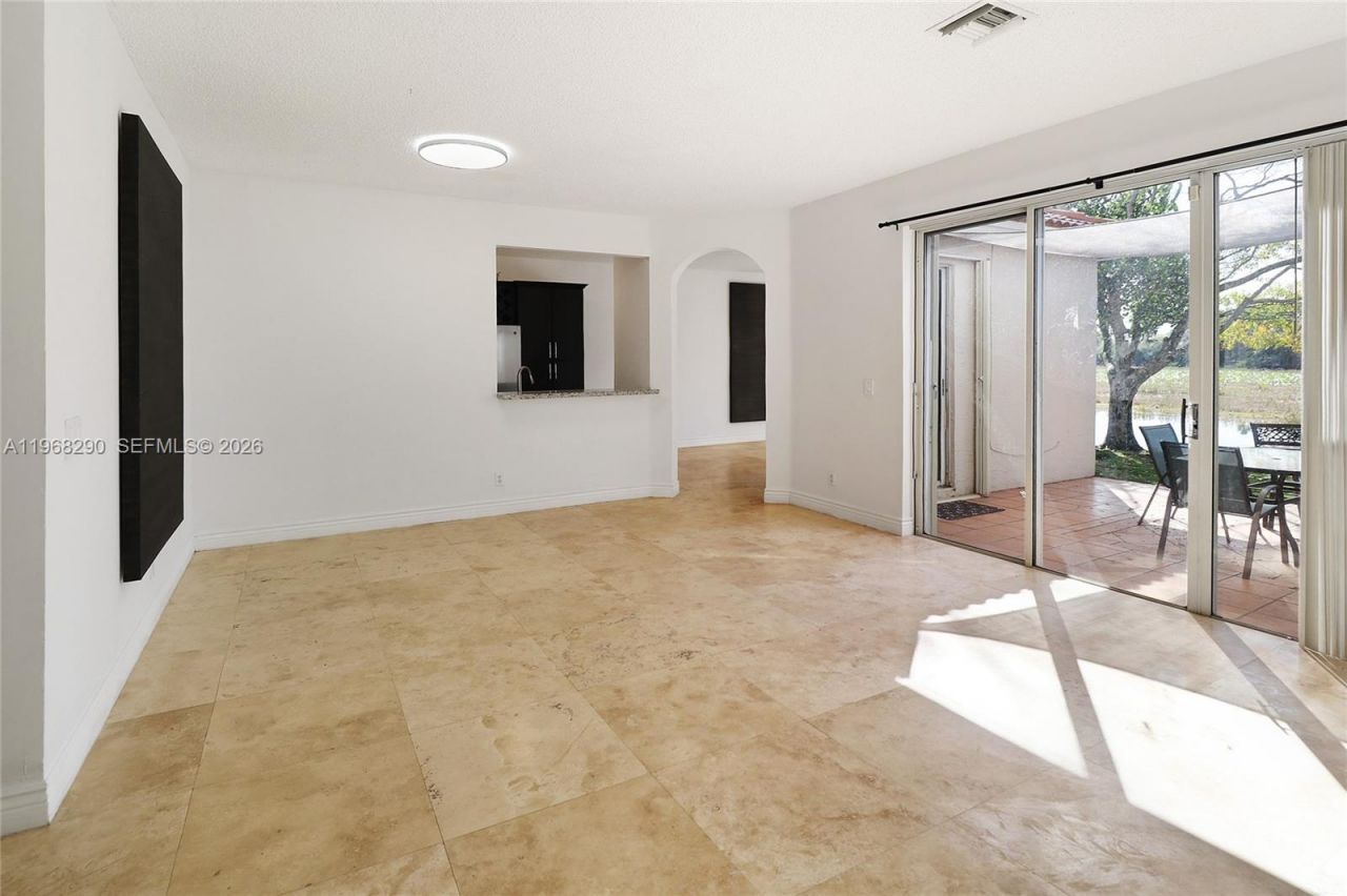 13212 NW 8th St, Pembroke Pines, FL 33028 Photo