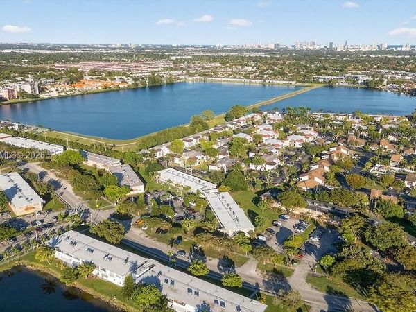 20311 NE 2nd Ave, Unit 15, Miami, FL 33179