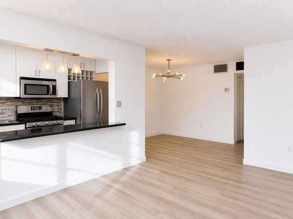 20311 NE 2nd Ave, Unit 15, Miami, FL 33179