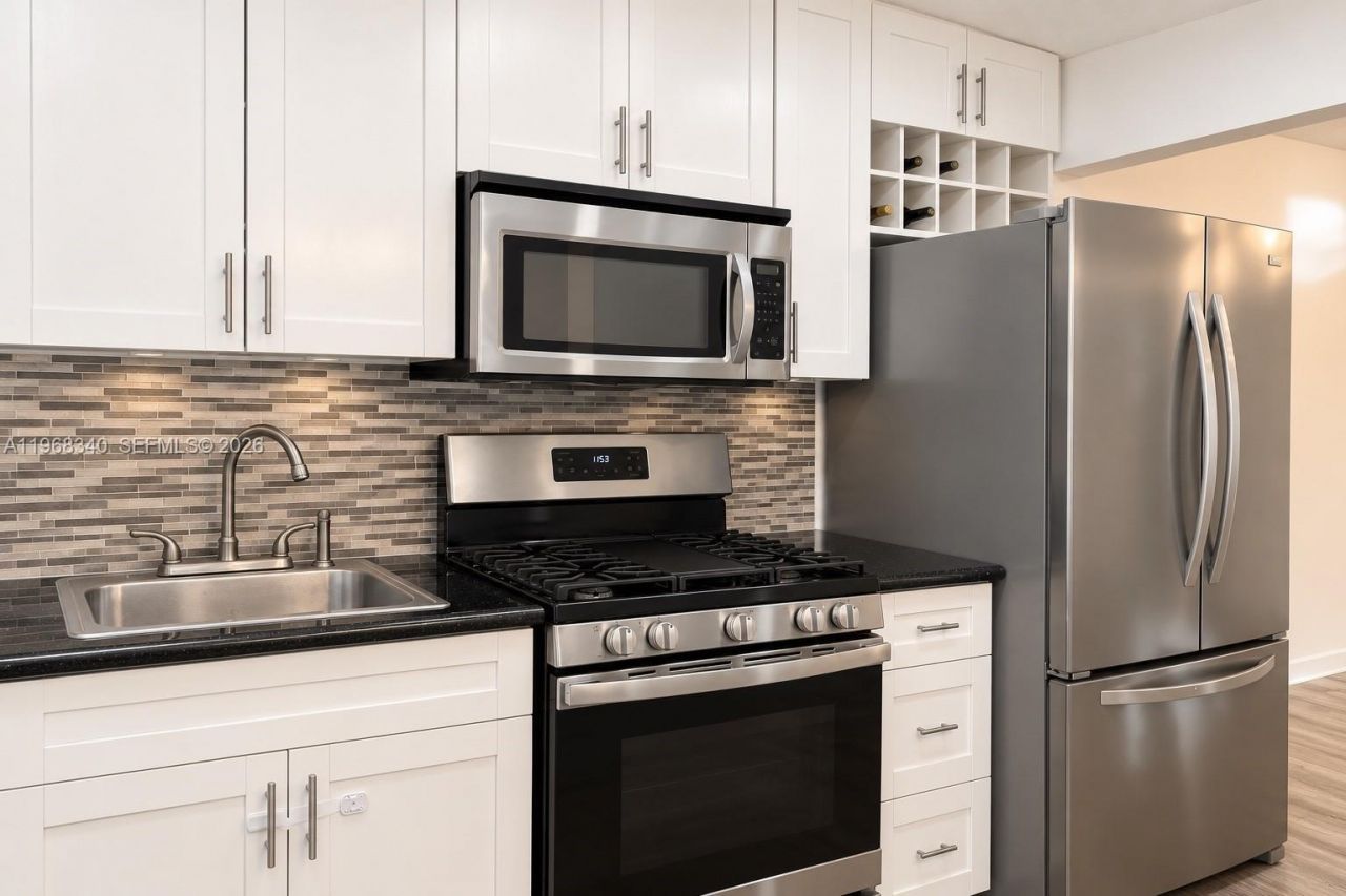 20311 NE 2nd Ave, Unit 15, Miami, FL 33179 Photo
