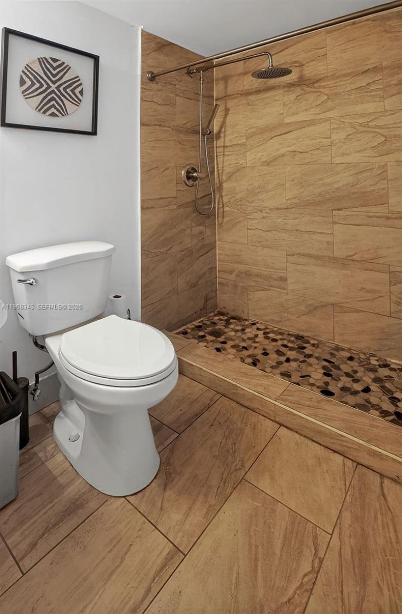 20311 NE 2nd Ave , Unit 15, Miami, FL 33179 Photo