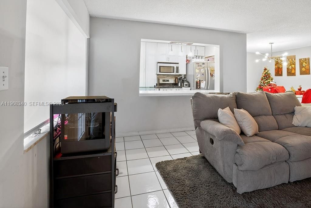 20311 NE 2nd Ave , Unit 15, Miami, FL 33179 Photo